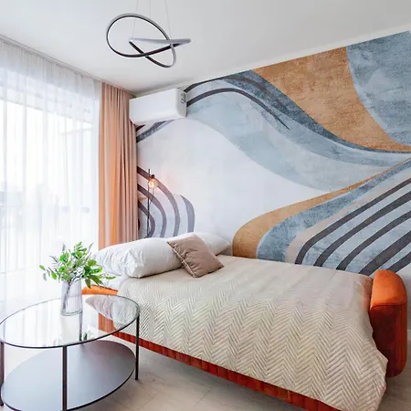 Apartly- Riverview With Balcony & Parking דירה *