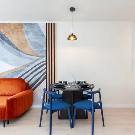 Apartly- Riverview With Balcony & Parking שצ'צ'ין