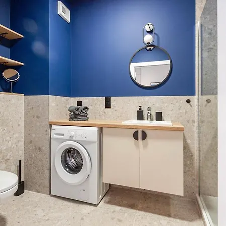 דירה Apartly- Riverview With Balcony & Parking